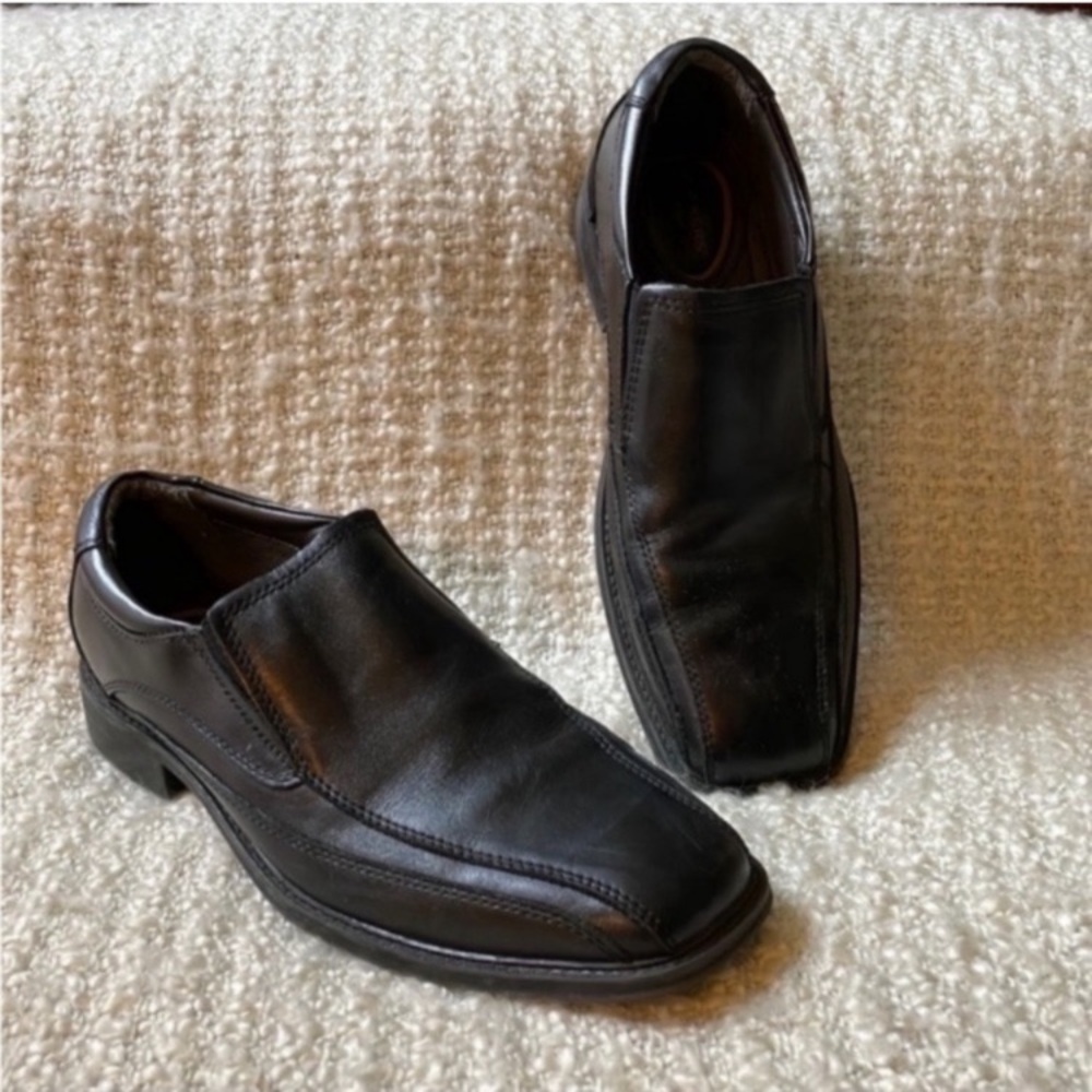 🎩 Men’s Dockers Size 8 Black Slip On Dress Shoes